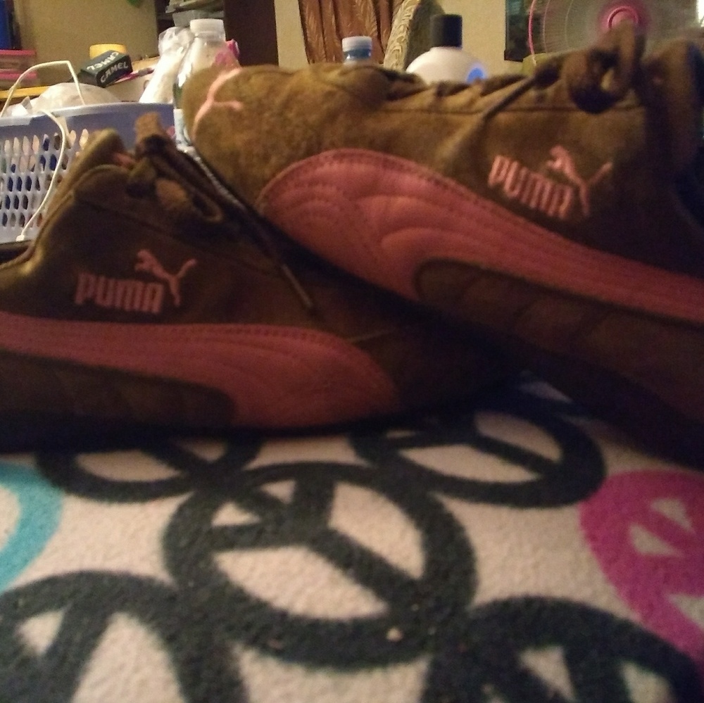 Puma Brown suede and pink sneakers